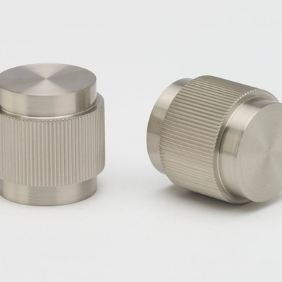 linear-door-knob-lo-co-interiors-641823-rel5ca9c217.jpg